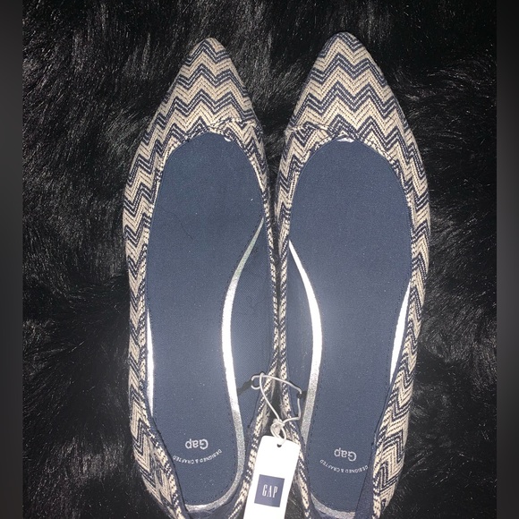 GAP POINTED SHOES - Picture 2 of 4